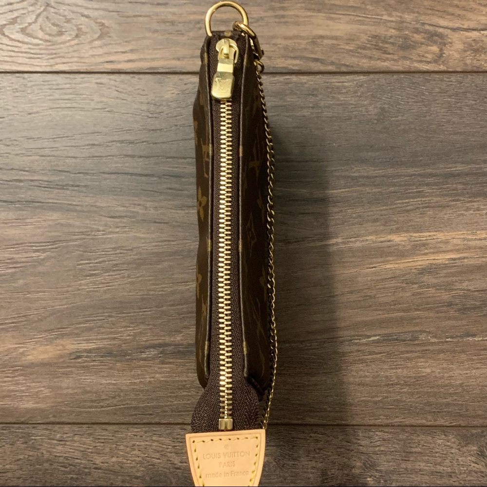 ❌SOLD❌ NEW Louis Vuitton Mini Pochette Accessoires in Monogram Canvas - Picture 6 of 9